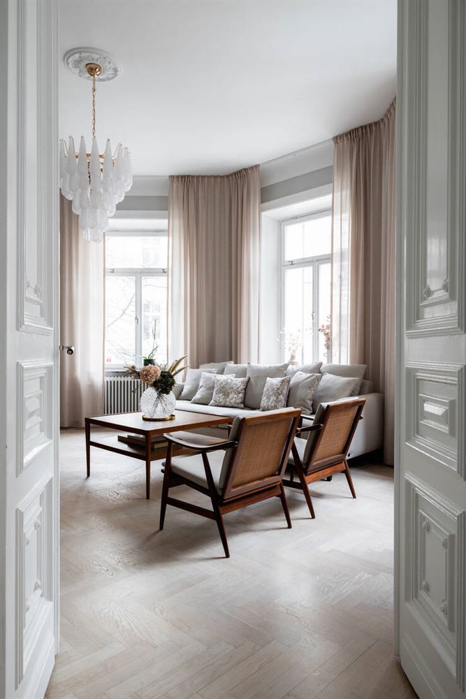 efa55e1065ad16e0ad571fb0a36369d3