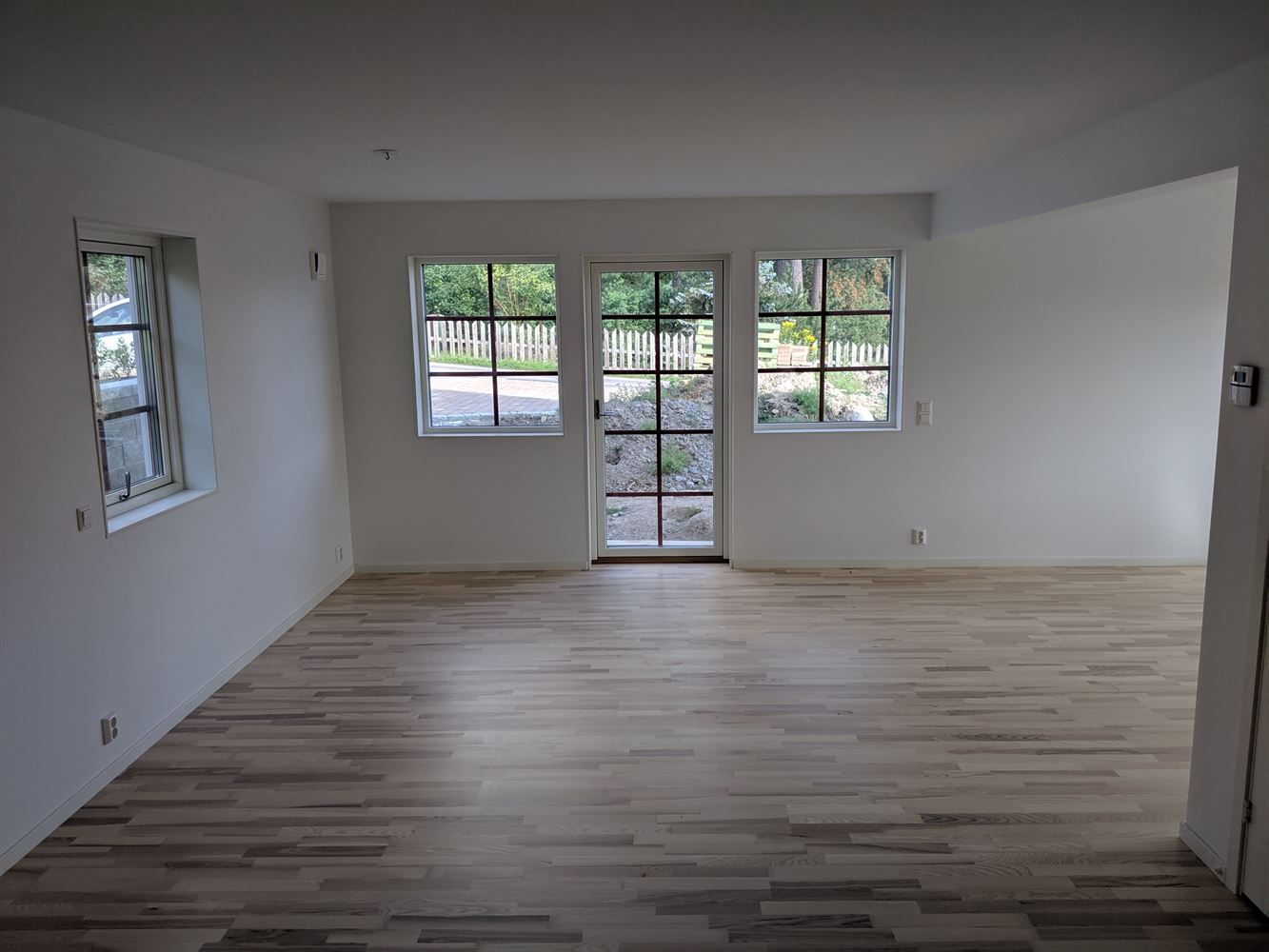 ef88926235e9881f873e1a997b900663