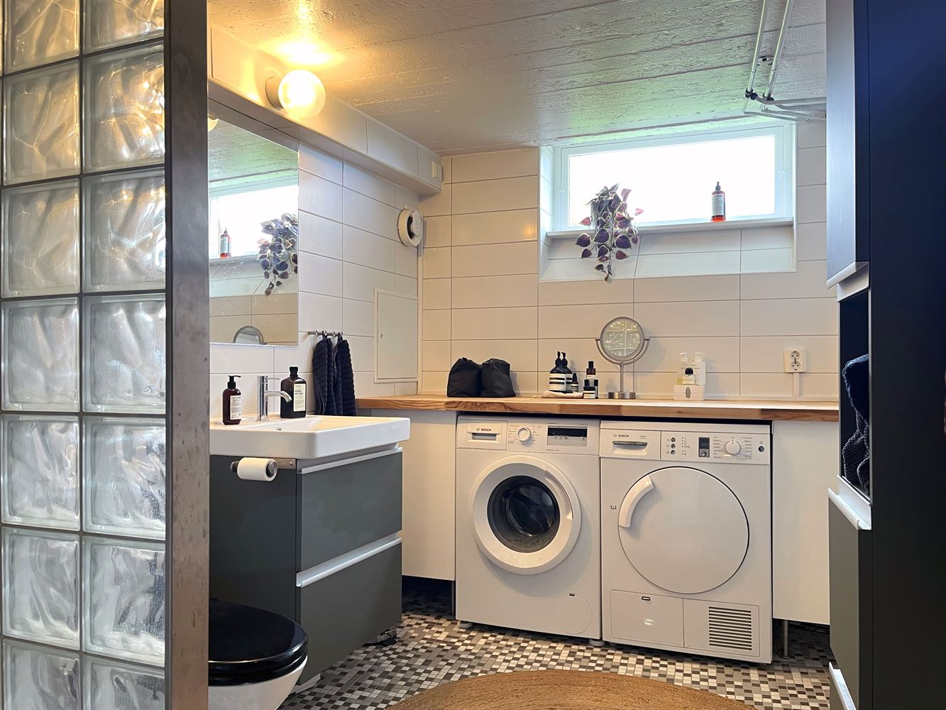 b1c893ec419671773b42fb6be3c8f37b