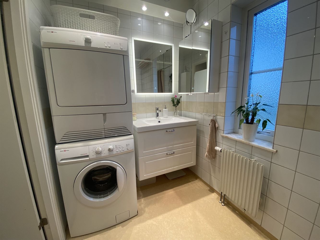 3bcd76631827496ff28046c3eba24fb1