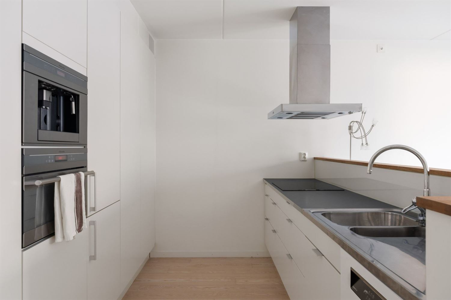 aebebd3ab84a47063a3b266ff403b3a7