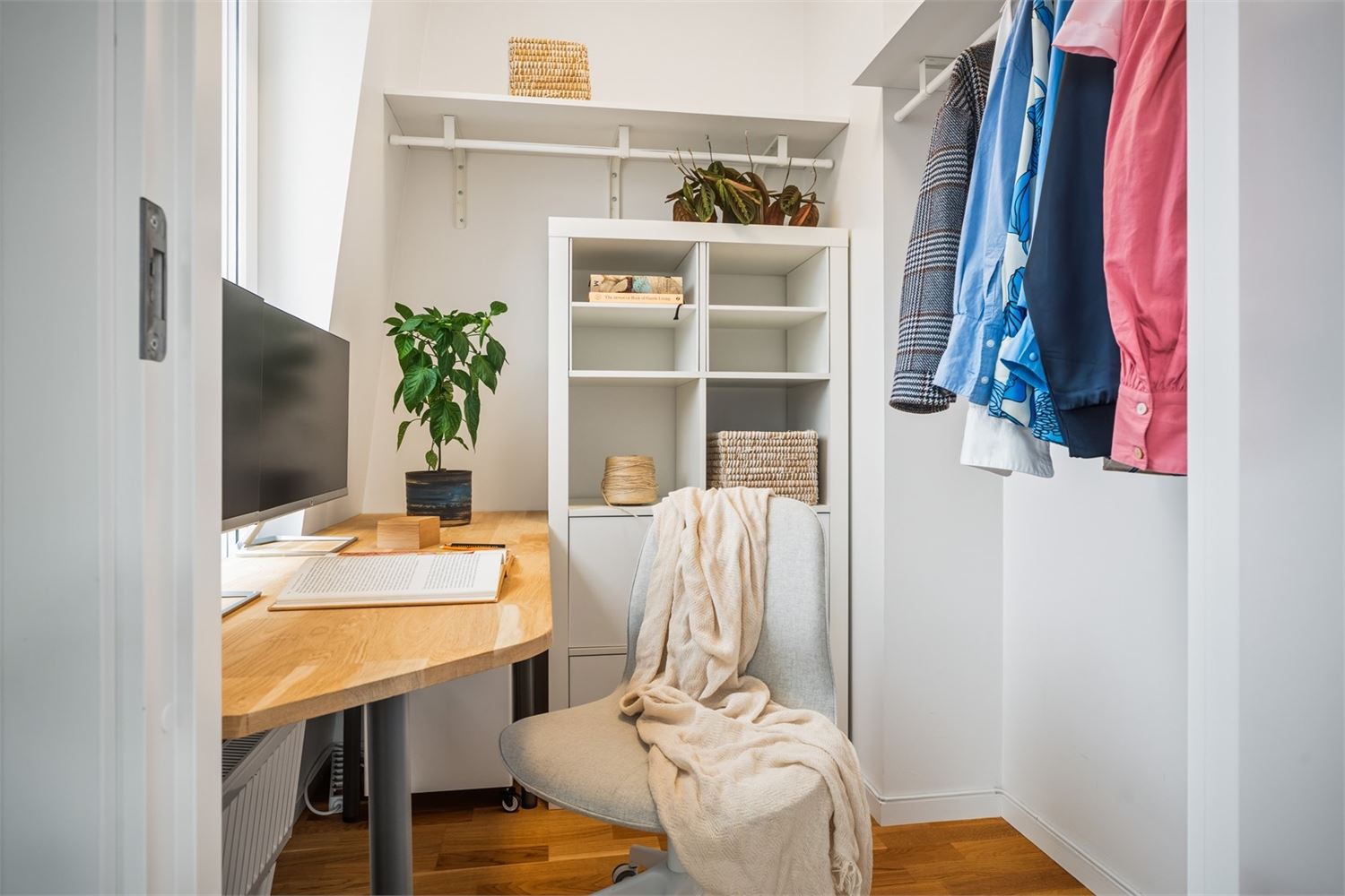 ee28a3d9abf5fb755cbe49ef93d3fee5