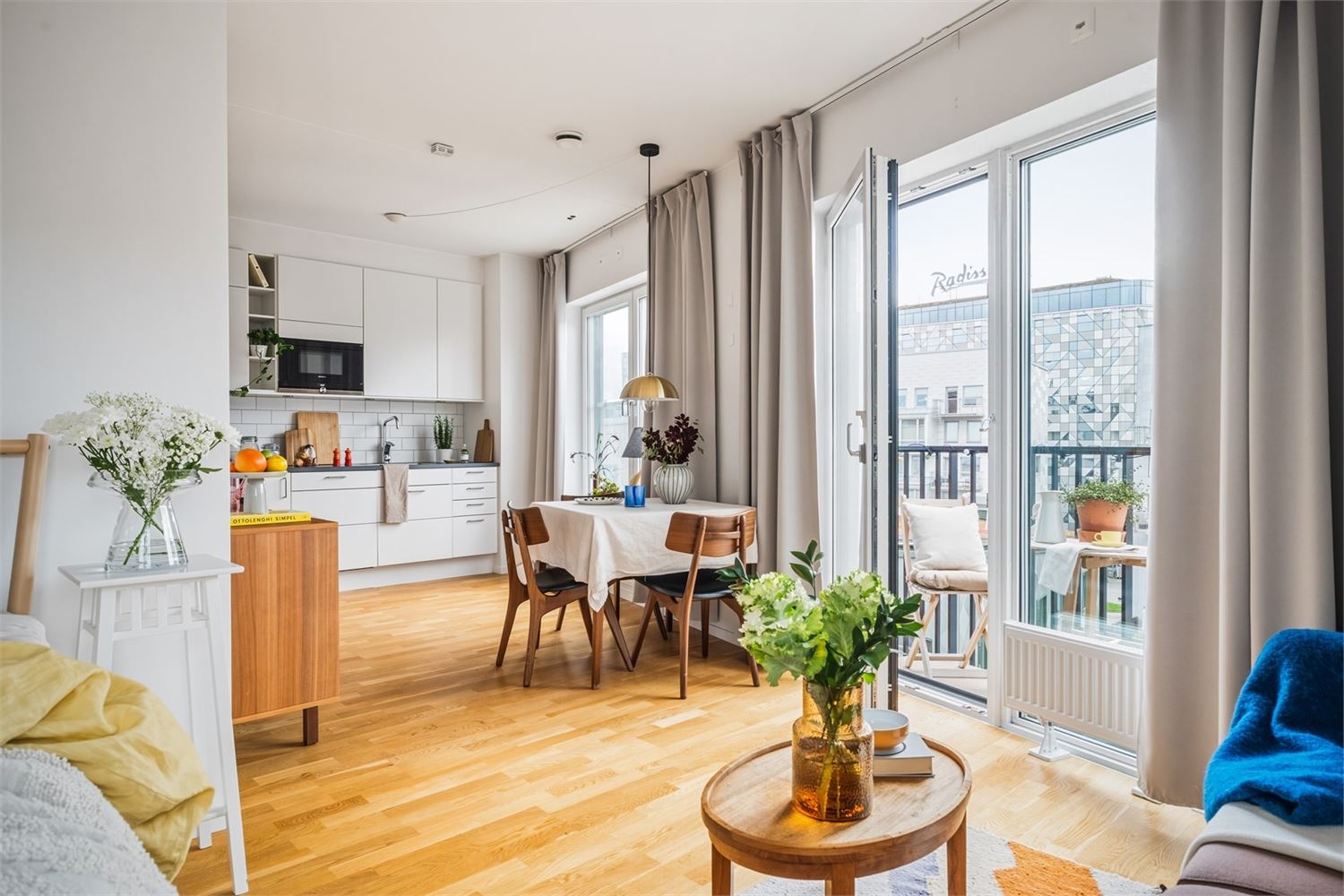 4e028ab9a3f54614b350dadae77a834d