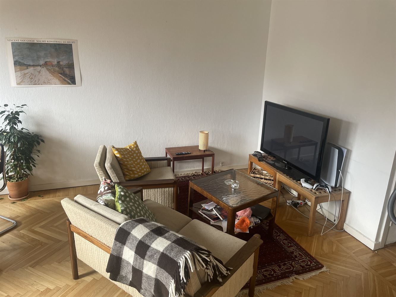 7c662403423311e450dbfe5a60fac3d8