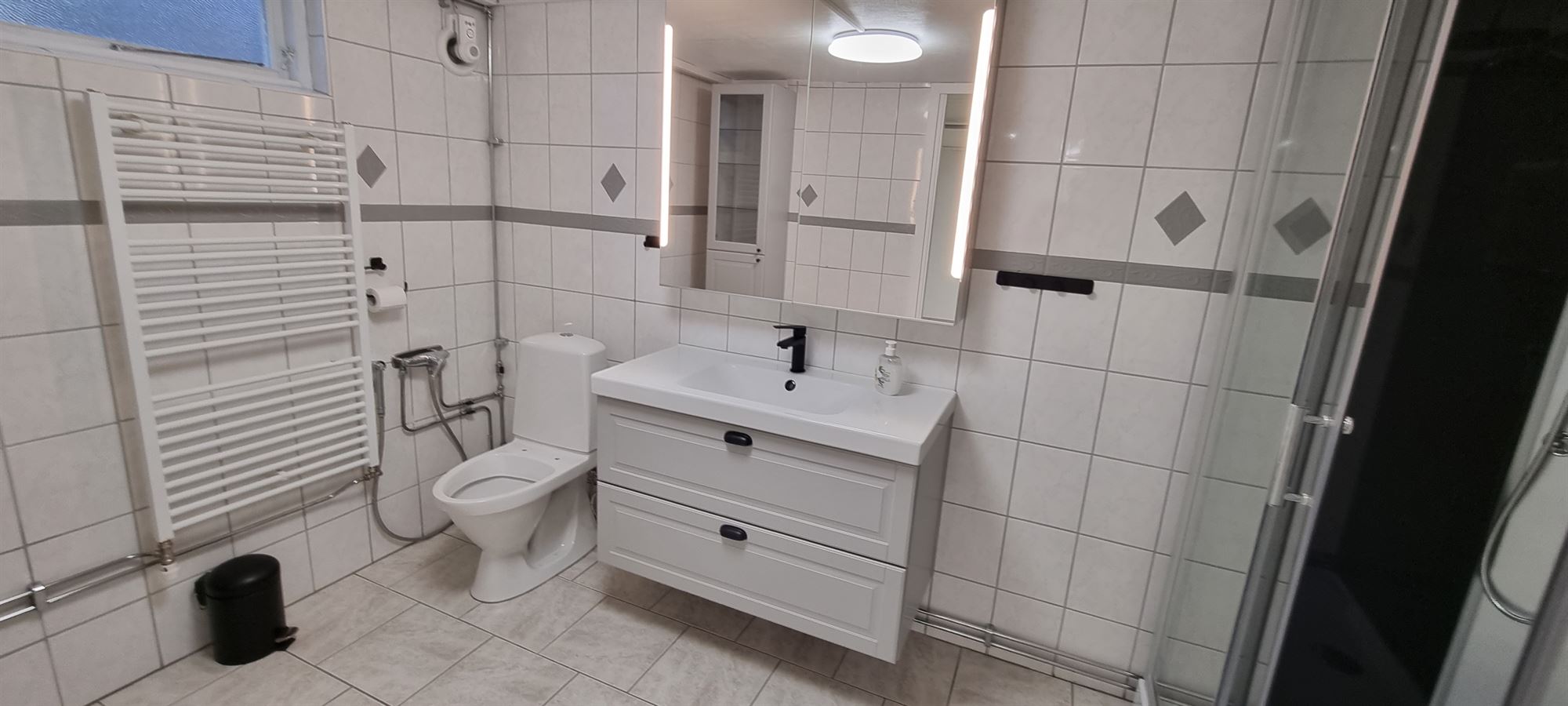 cedd0d0427e64d87ff80f404e89daece