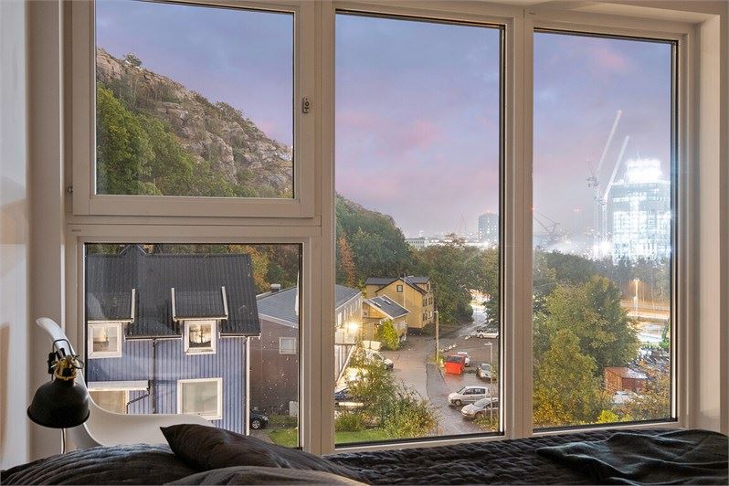 20efbf0854c64c05bc0c5a59b466dccd