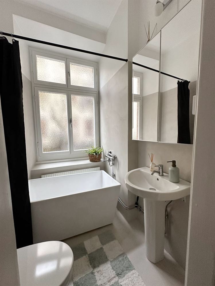 3968b880768081849342dd28d8685dec