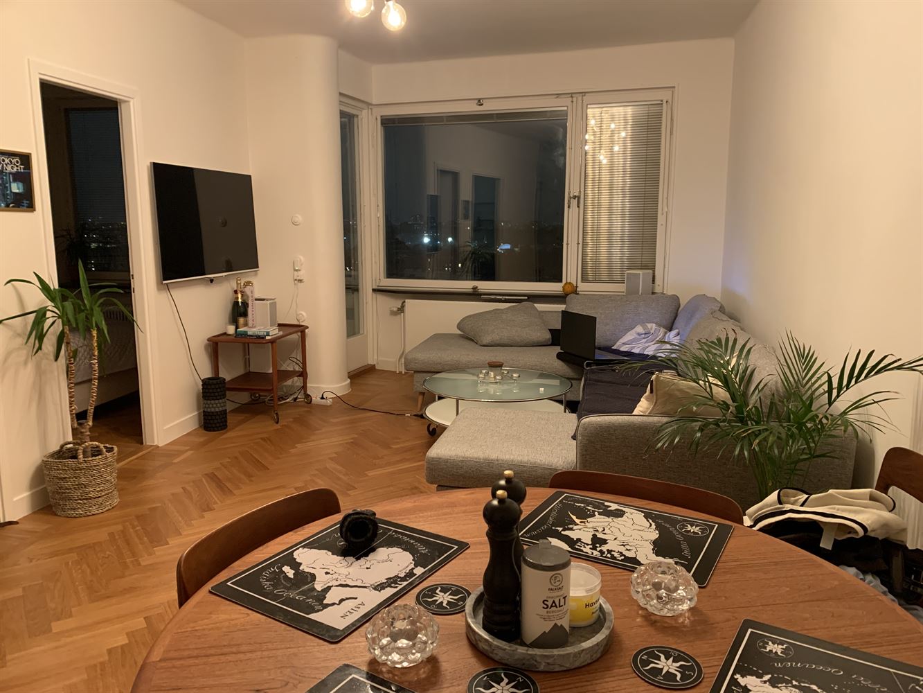 6980005d8954f9f18f51ebcc6c727c79