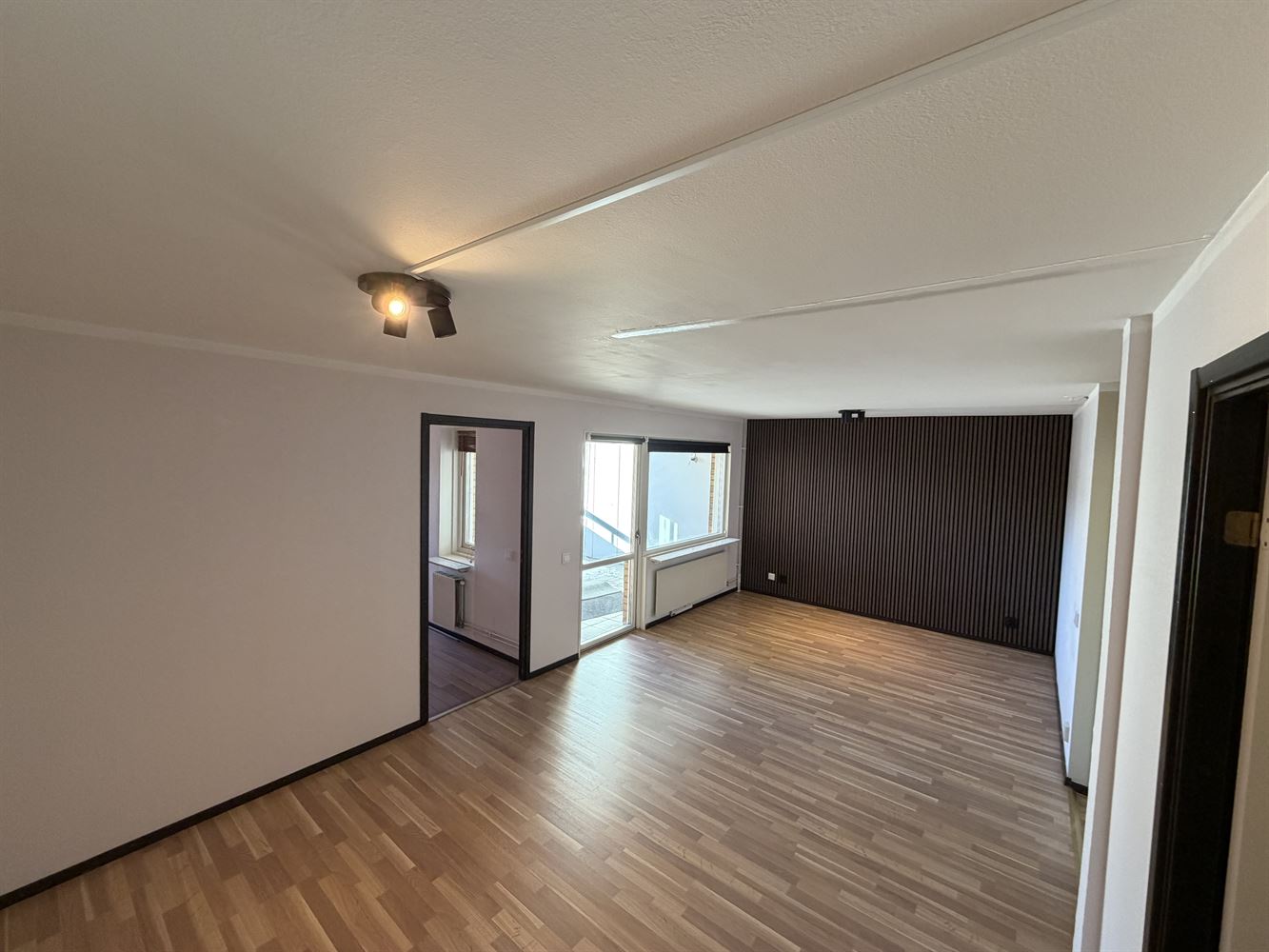 e889349e80e815209d2d83e57999781f