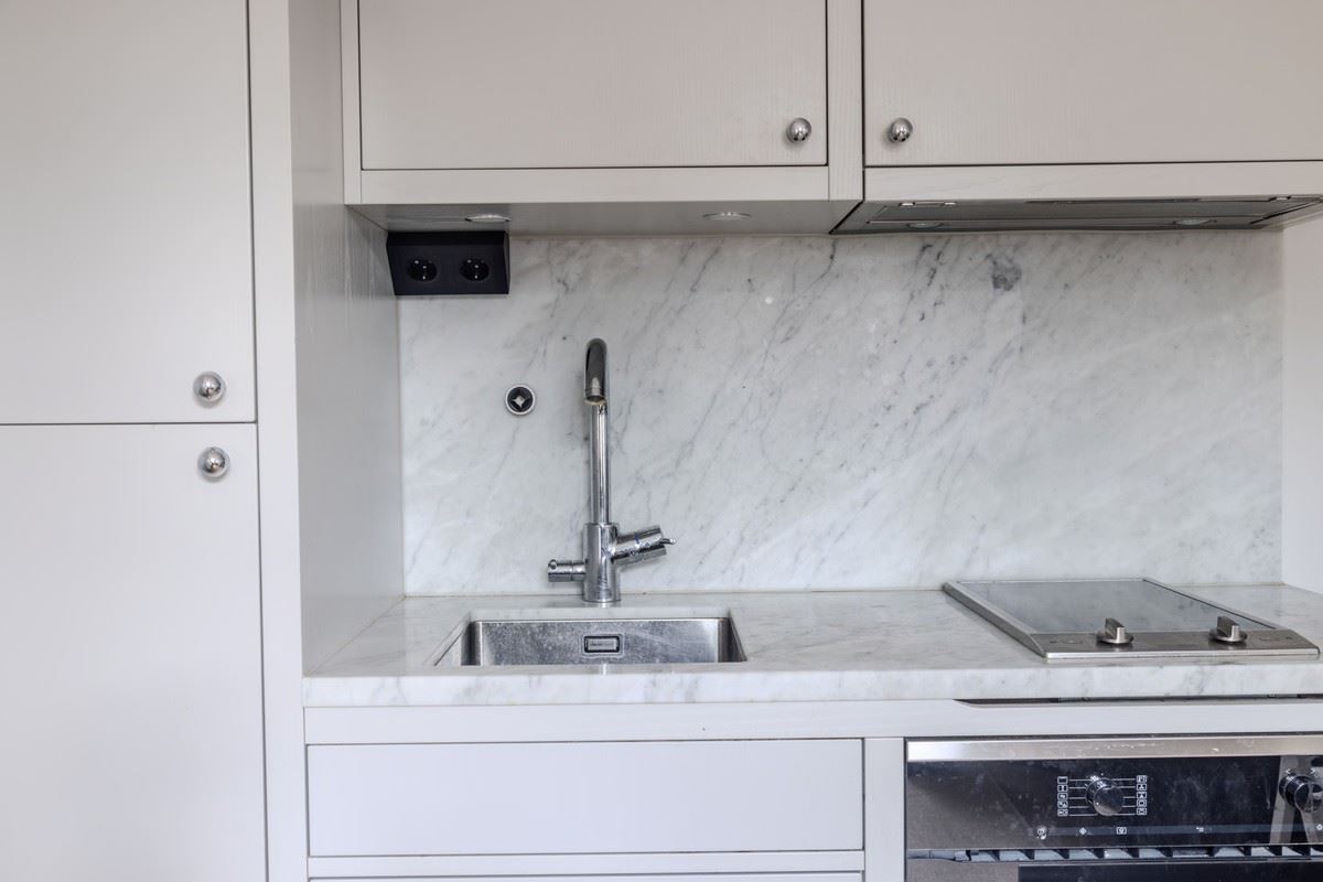 1889799d89f0de47cb7cba77bc894238