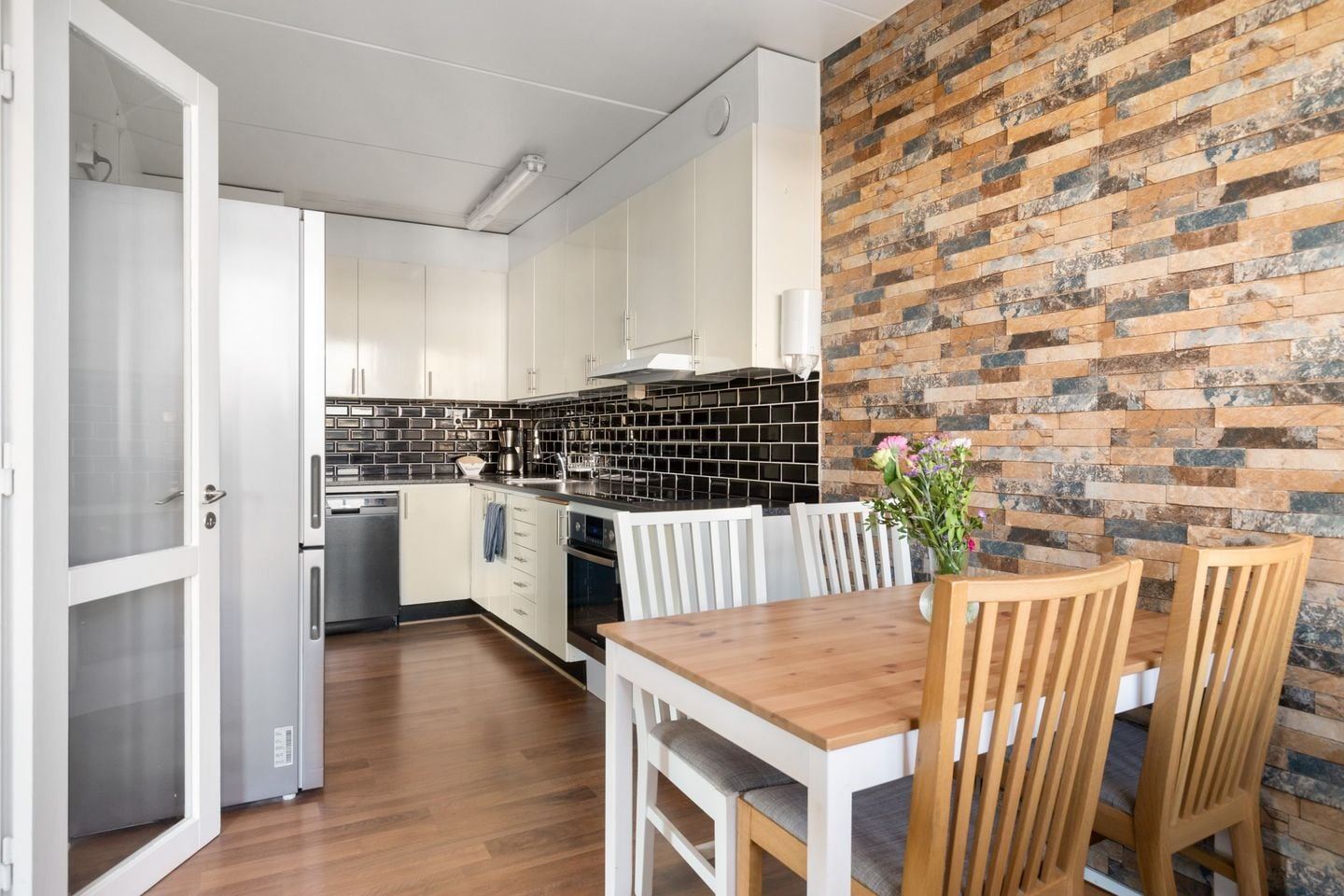 883523b4fc8a8c577cb2d11a96d778bf