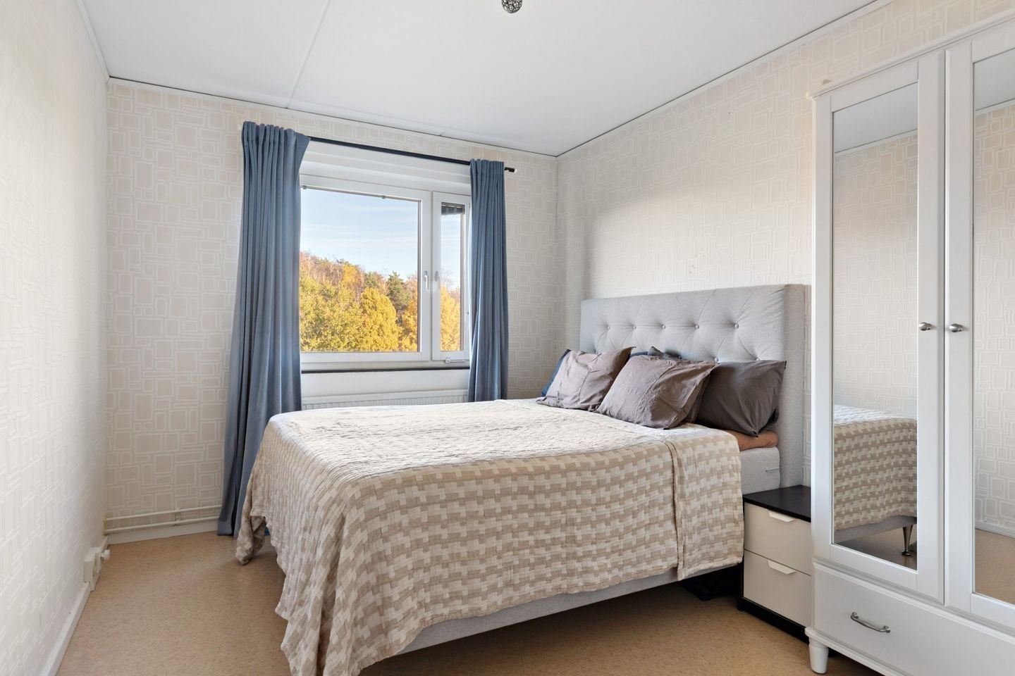 5ef289ec80d8138da77c64b1ef5338d4