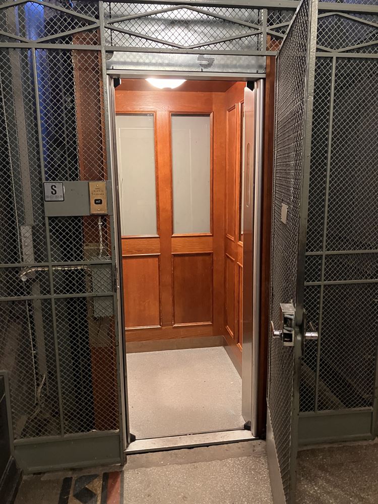 9d21fc2bd847a49b019b3b6b8e5d8262