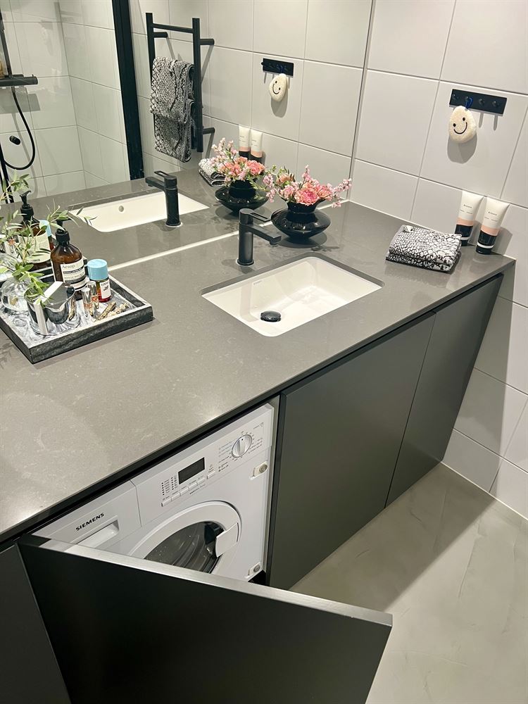 99bf2d57c82f8774e30bb29381162454