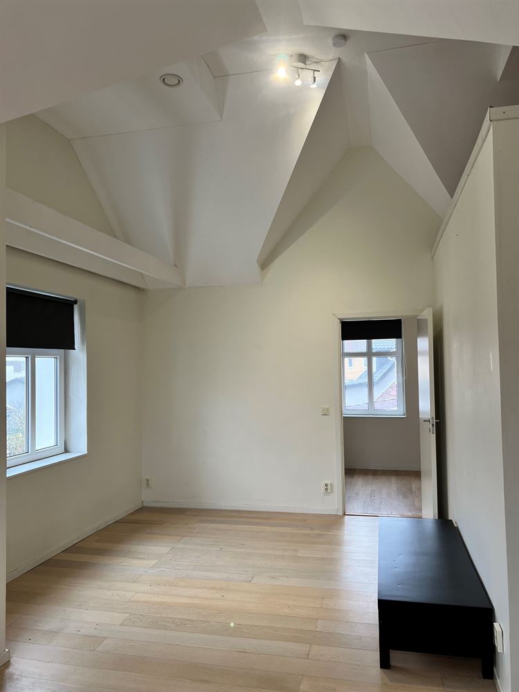 5e9765a87c66bf1ca2047fde6c9662bb