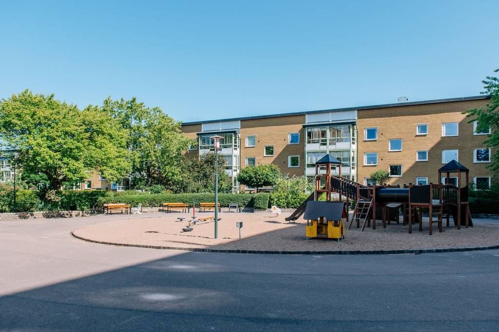 2b9af33d52a14a18ba3393eb2358f6c6