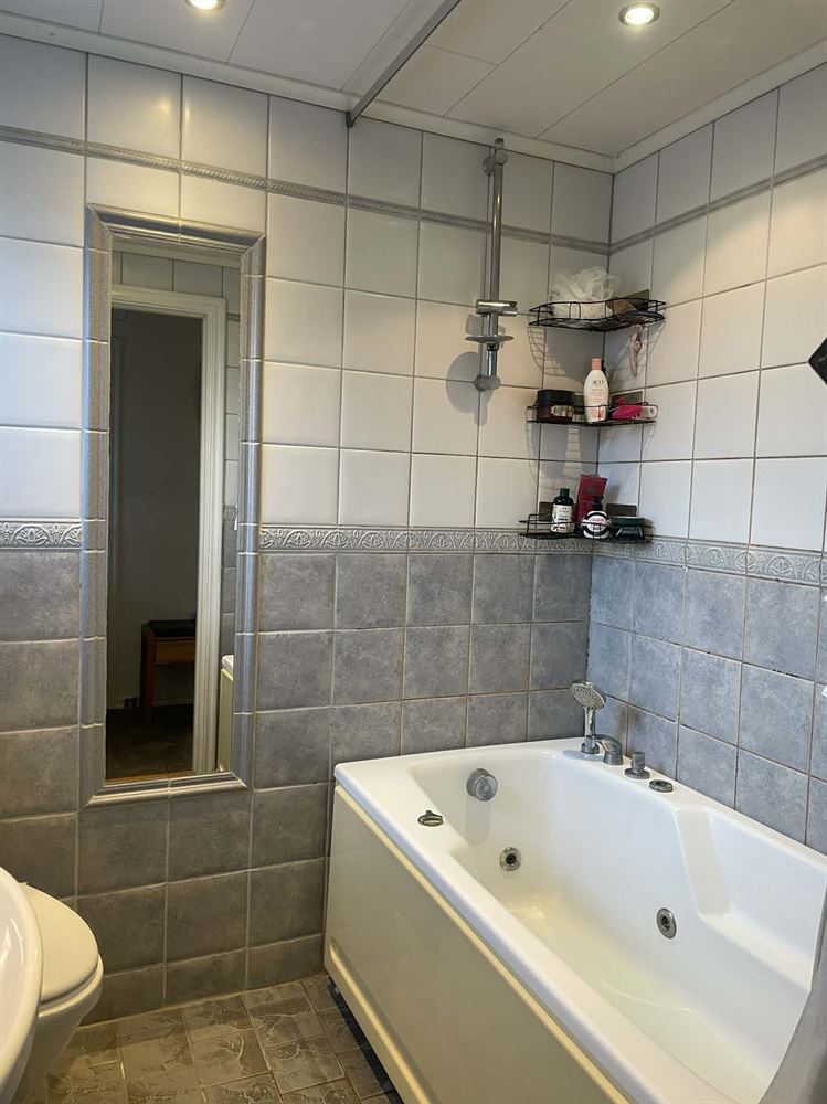 2c255a3df7f6051732467ea8493bea46