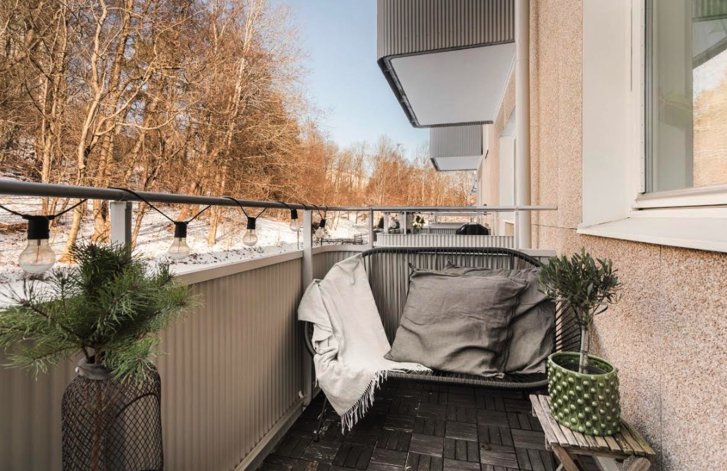 799d618745cc5bf3aede3cdf2014229b