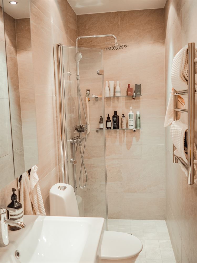 889f4381e747b98d5e7a0a1b5142c27b