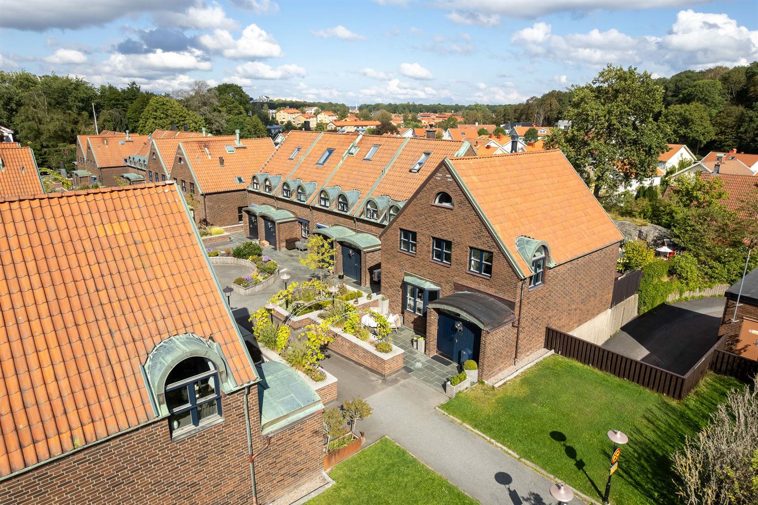 d27b6ef53b1e2a42dad3b5f36ee9af0f