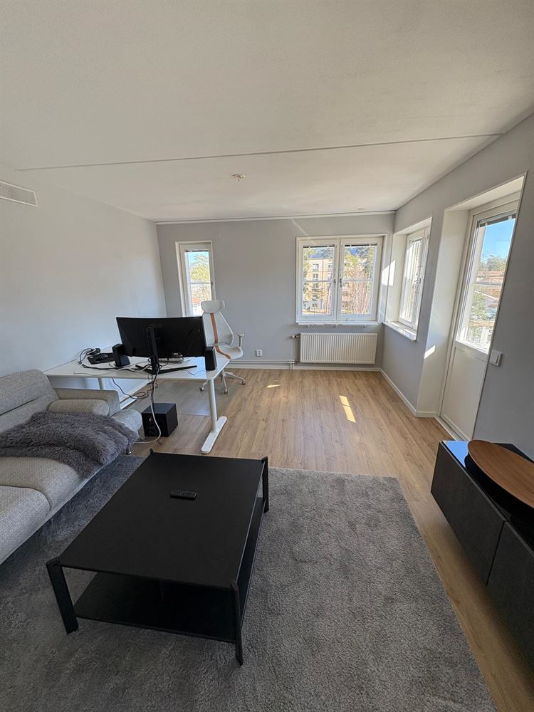 c6562249c7a5e152b794aff335350243